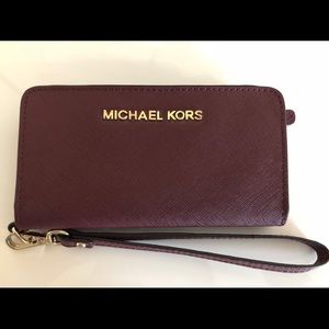 Michael Kors Iphone 6sPlus Wristlet Wallet
